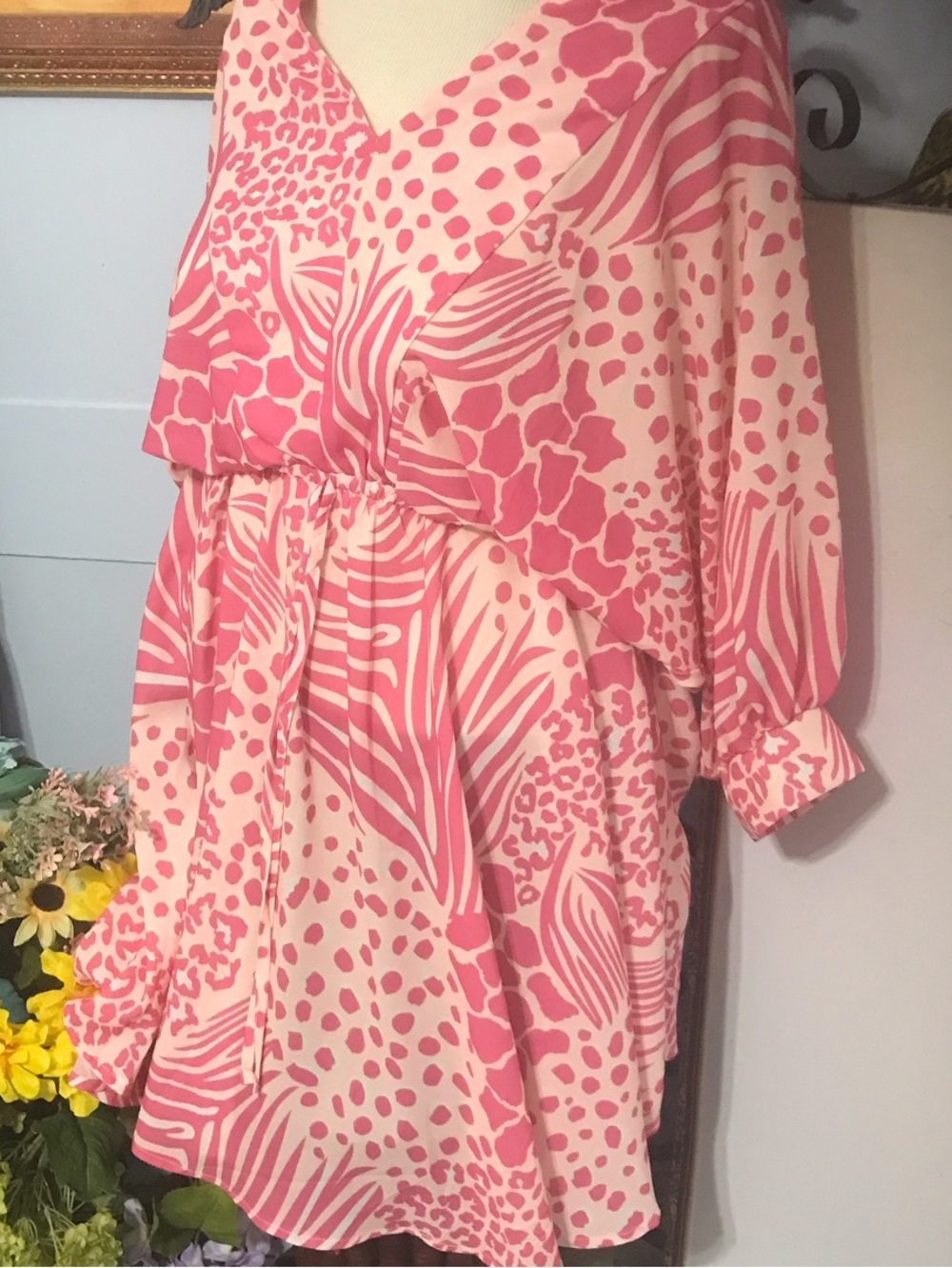Top It Off 🌼Pink Patterned V-Neck Women's Dress